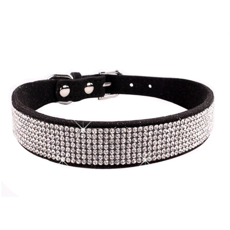 Collier élégant à paillettes et cristaux