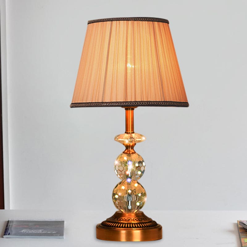 Lampe de table élégante forme conique cristaux taillés